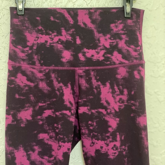 Lululemon Tie Dye Wunder Under Crop - Picture 5 of 10